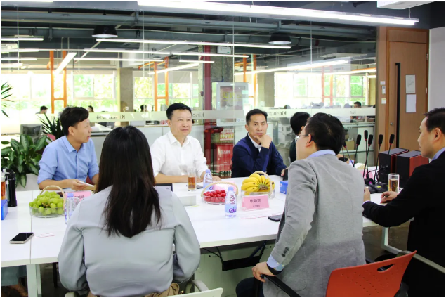 bb贝博艾弗森股份, 科创板动态, AGV, 移动机器人底盘, 移动机器人运动控制, 伺服驱动器, 伺服电机, 伺服系统, 运动控制系统解决方案, 优艾智合